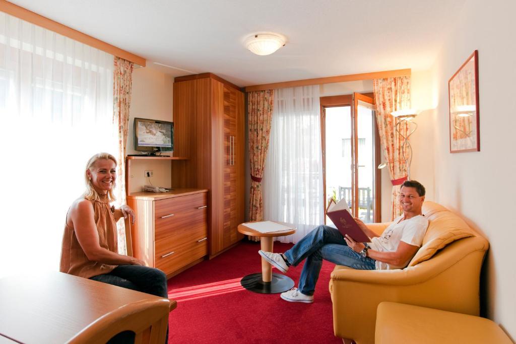 Hotel Tirolerhof Serfaus Szoba fotó