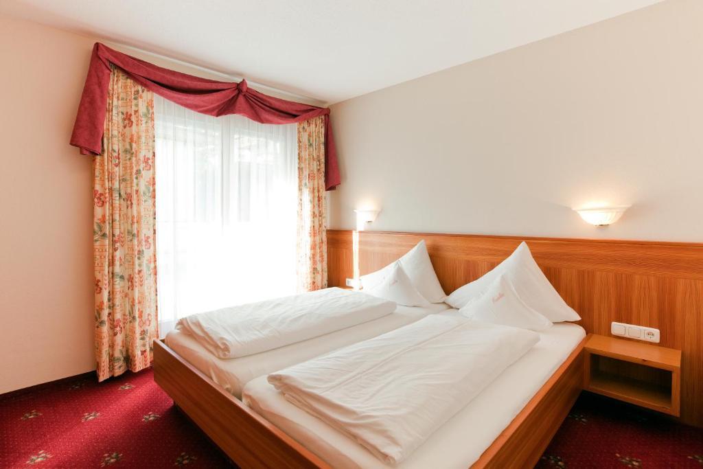 Hotel Tirolerhof Serfaus Szoba fotó
